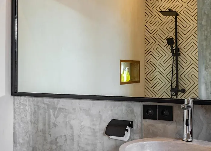 Villa 10 Mins To - Brand New 1 Bd W/pool + Netflix Canggu