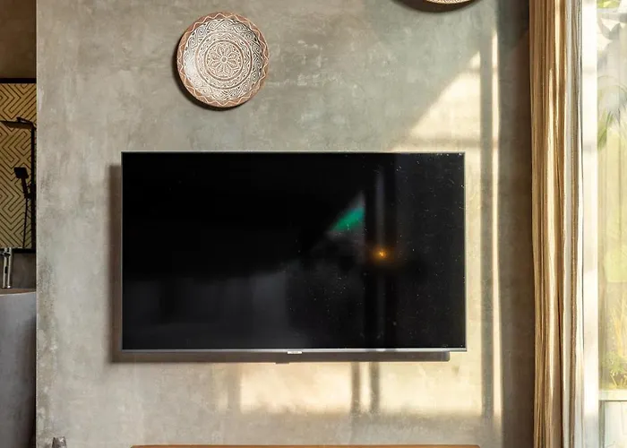 10 Mins To - Brand New 1 Bd W/pool + Netflix Villa *